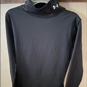 Under Armour long sleeve boys/girls.